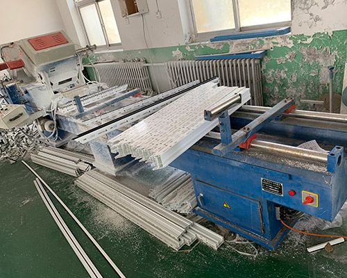 斷橋生產(chǎn)設(shè)備